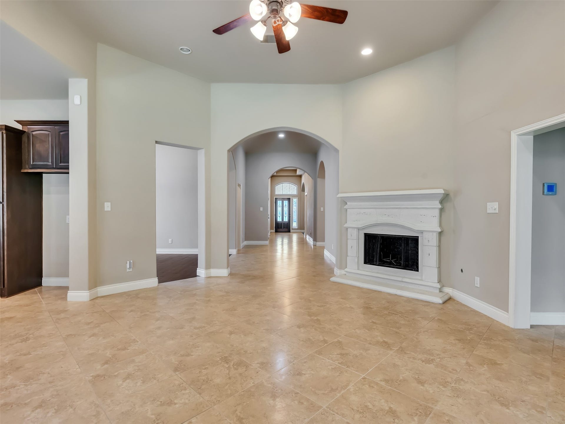 4131 N Creekmont Drive, Fresno, TX 77545 Living room looking towards front door.