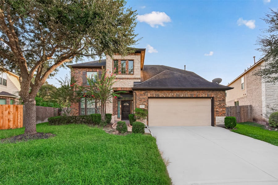 Property photo for 6323 Falling Briar Lane, Sugar Land, TX