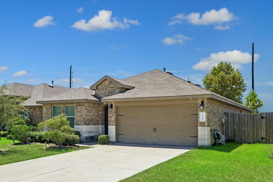 Property photo for 7542 Highland Chase Drive, Richmond, TX