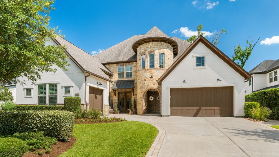 Property photo for 33 N Waterbridge Drive, Tomball, TX
