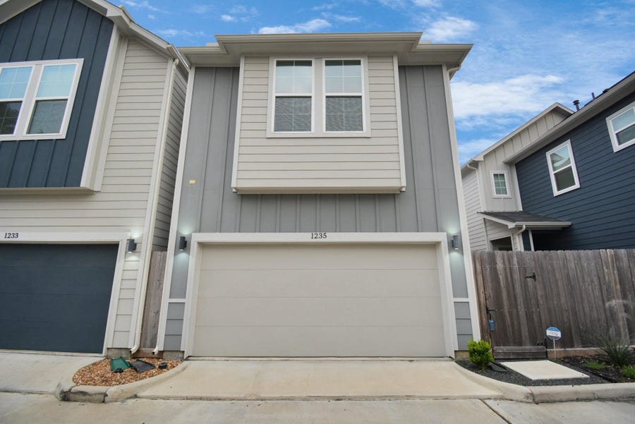 Property photo for 1235 W Tidwell Road, Houston, TX