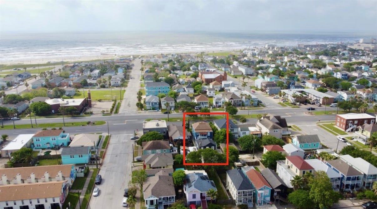 1012 Broadway, #3, Galveston, TX 77550 1012 Broadway, #3, Galveston, TX 77550