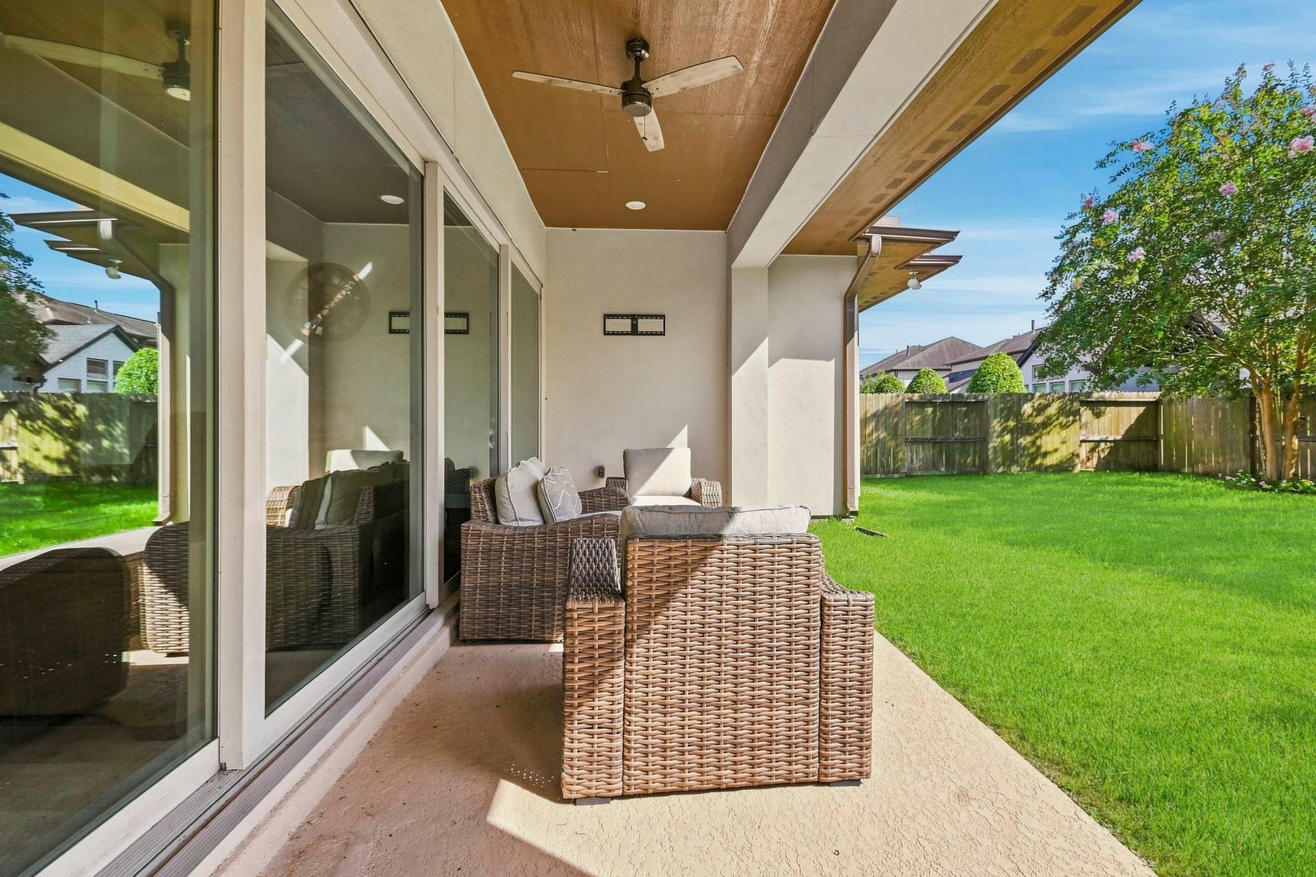 2511 Park Square Drive, Missouri City, TX 77459 Covered patio provides a comfortable outdoor living space.