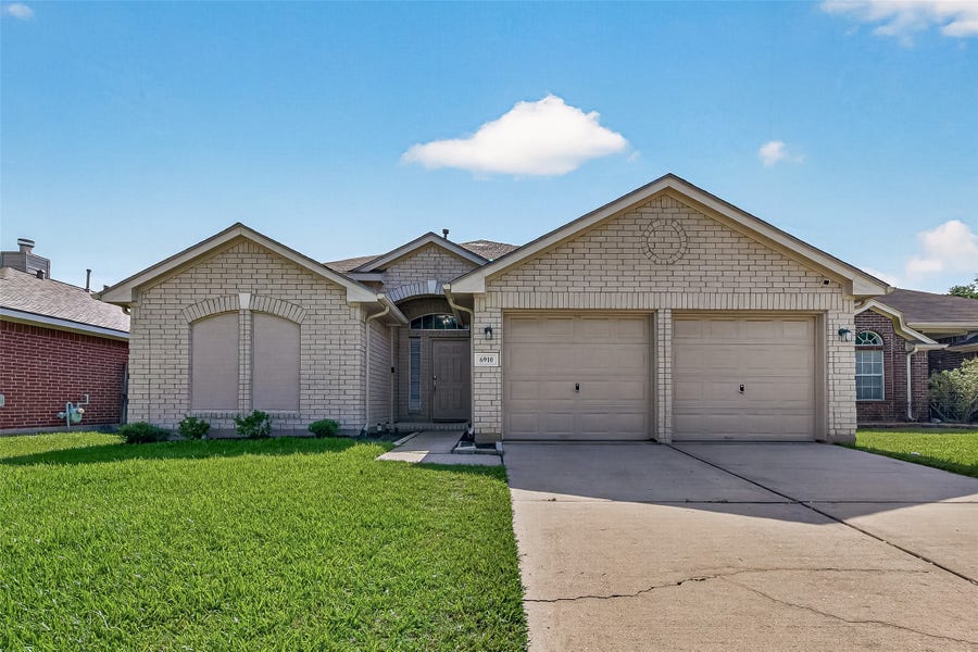 Property photo for 6910 Renata Circle, Houston, TX