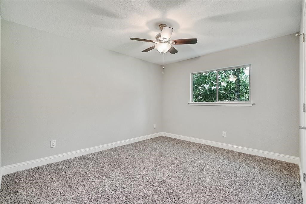 42 Kittiwake Court, Spring, TX 77380 42 Kittiwake Court, Spring, TX 77380