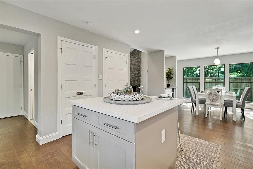 42 Kittiwake Court, Spring, TX 77380 42 Kittiwake Court, Spring, TX 77380