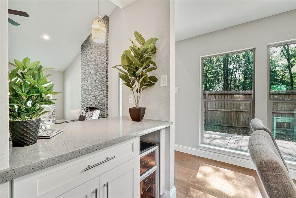 42 Kittiwake Court, Spring, TX 77380 42 Kittiwake Court, Spring, TX 77380