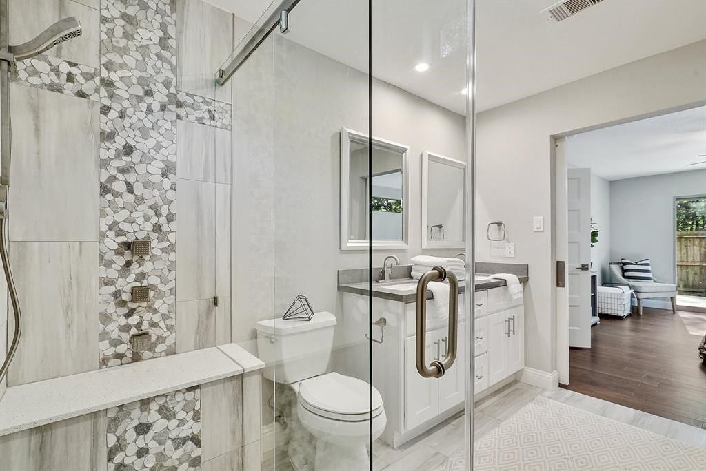 42 Kittiwake Court, Spring, TX 77380 42 Kittiwake Court, Spring, TX 77380