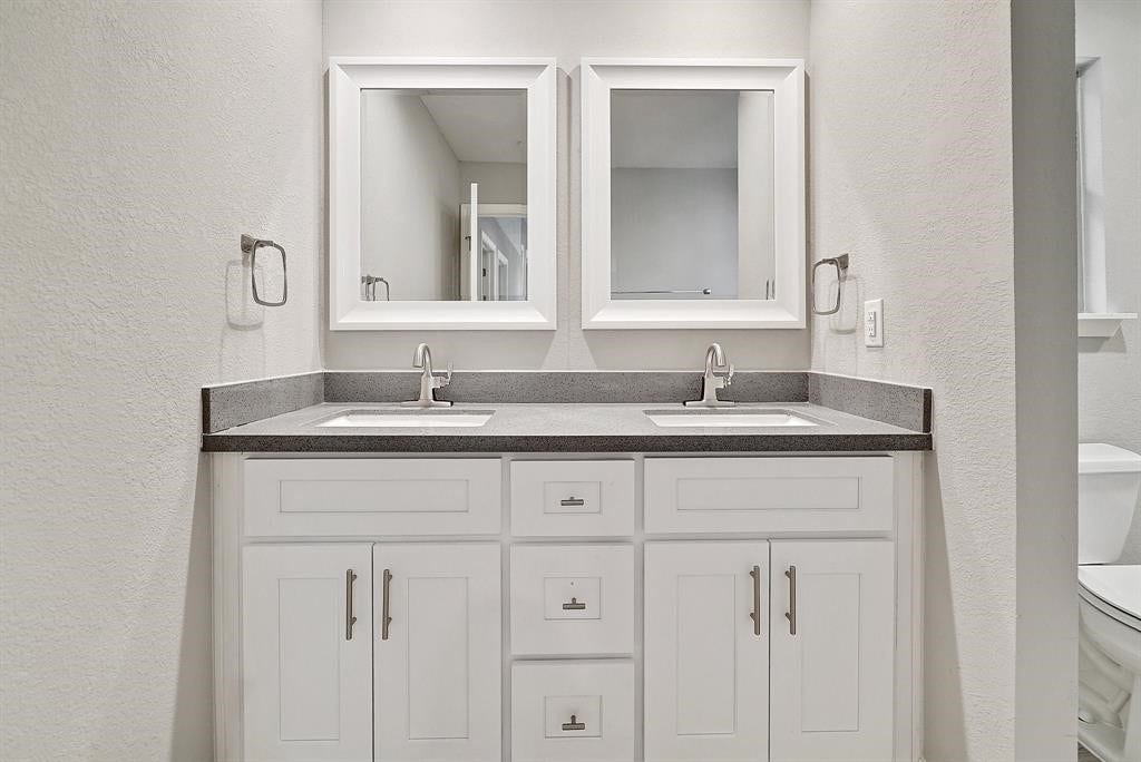 42 Kittiwake Court, Spring, TX 77380 42 Kittiwake Court, Spring, TX 77380
