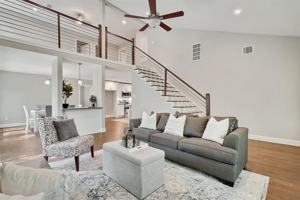 42 Kittiwake Court, Spring, TX 77380 42 Kittiwake Court, Spring, TX 77380