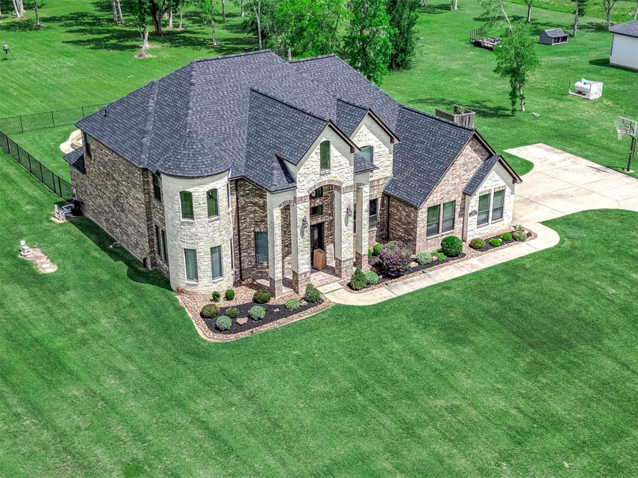 Property photo for 33207 Blue Marlin Drive, Richwood, TX