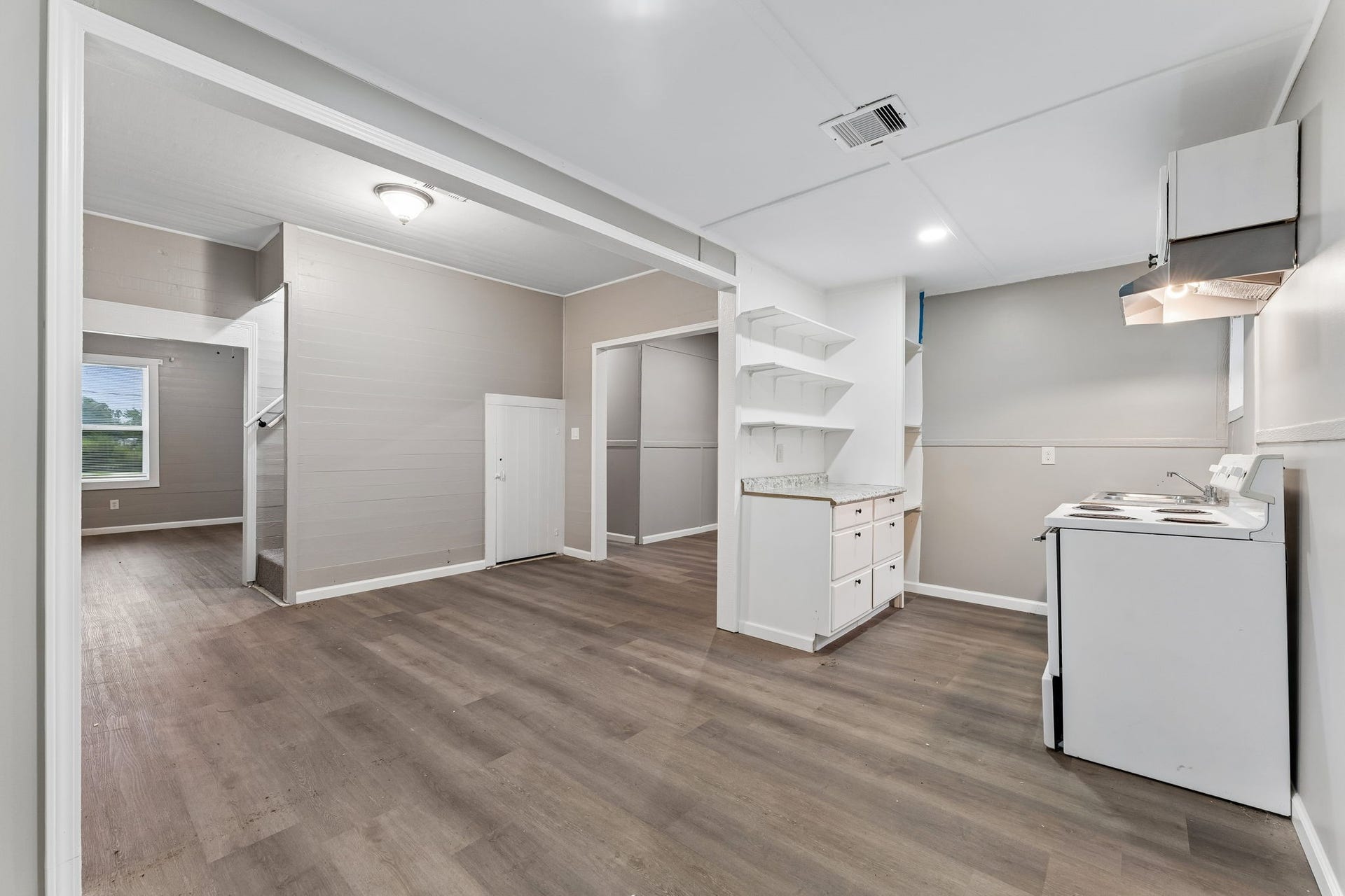 10534 Hufsmith Road, Tomball, TX 77375 Kitchen and adjoining living space showcase the practical heart of the home, with an easy flow for everyday living and entertaining.