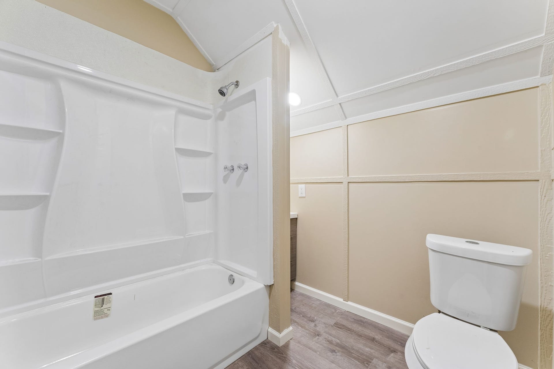 10534 Hufsmith Road, Tomball, TX 77375 Upstairs bathroom offers convenient access for guests and children, adding functionality to the property's flexible upper-level retreat.