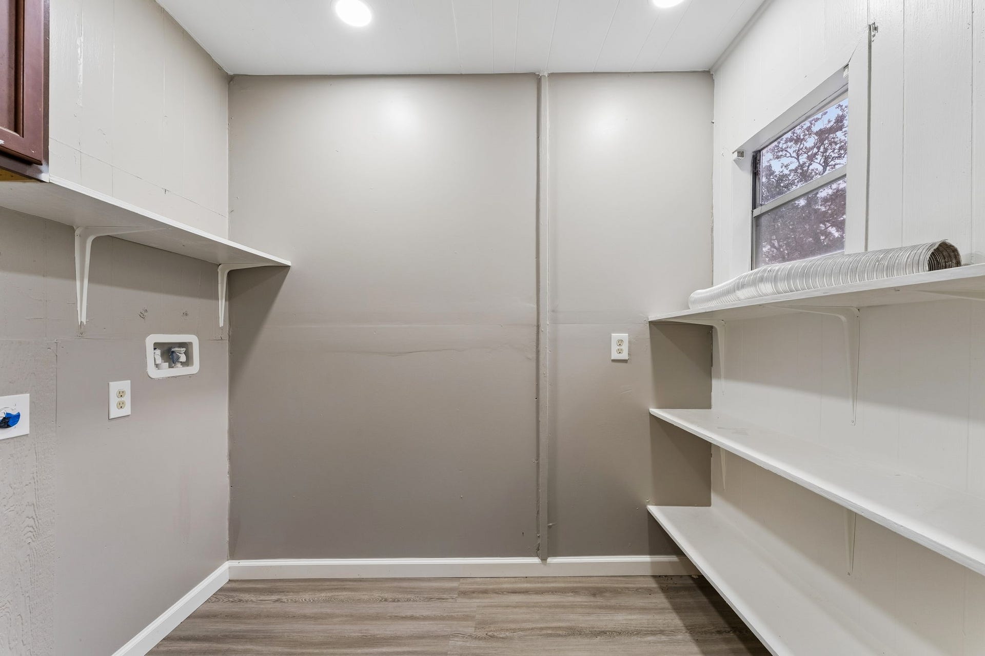 10534 Hufsmith Road, Tomball, TX 77375 Laundry room and pantry in one! Lots of storage and space!