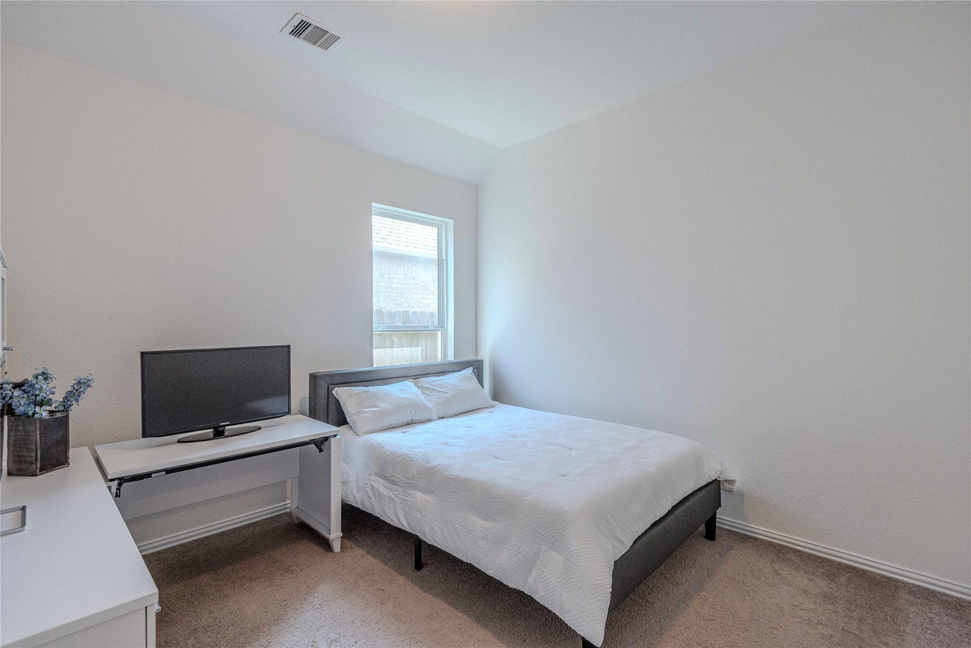 7503 Irby Cobb Boulevard, Rosenberg, TX 77469 Large bedrooms - lots of space for sleep and hobbies
