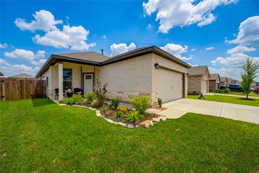 Property photo for 3016 Plateau Drive, Brookshire, TX