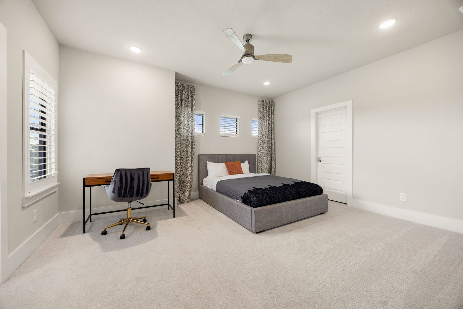 27927 Indigo Ridge Drive, Fulshear, TX 77441 Generously sized bedroom offering flexibility for a guest suite with ensuite bathroom.