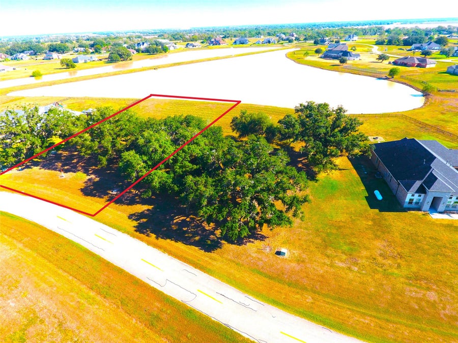 Property photo for 603 Lily Lane, Rosharon, TX