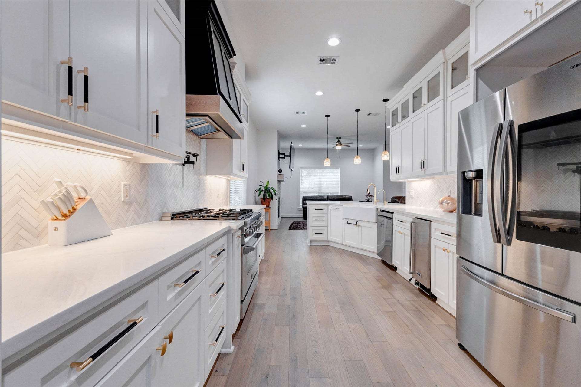 8617 Kari Court, Jersey Village, TX 77040 8617 Kari Court, Jersey Village, TX 77040