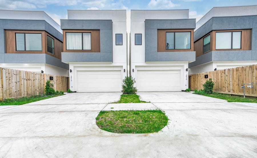 Property photo for 3513 Mcilhenny Street, Houston, TX