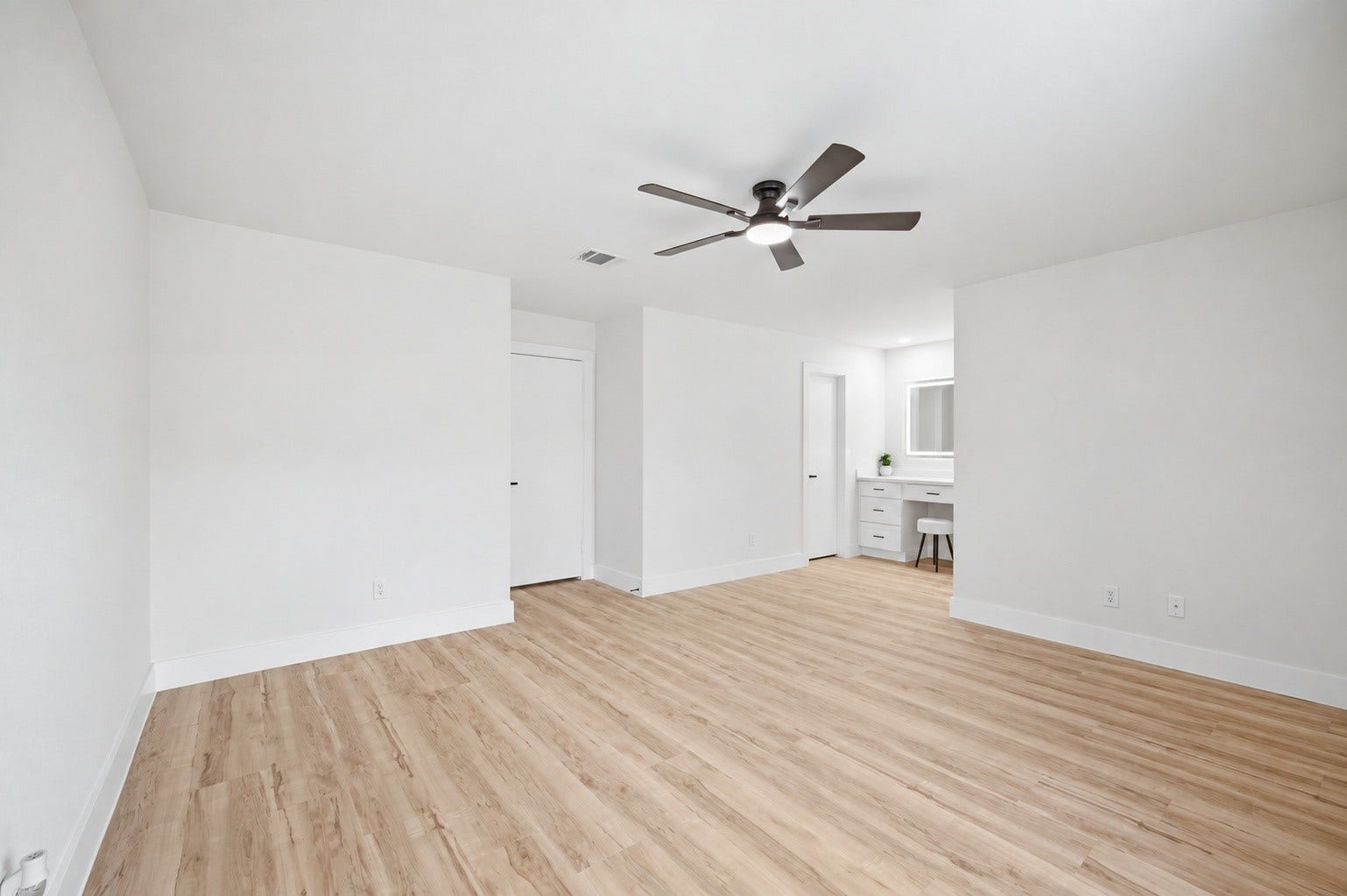 14387 Misty Meadow Lane, Houston, TX 77079 Another angle of the primary bedroom!