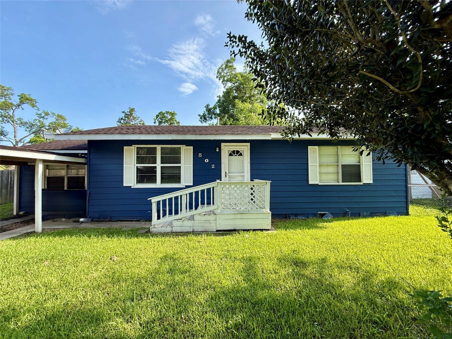 Property photo for 502 E Jackson Street, West Columbia, TX