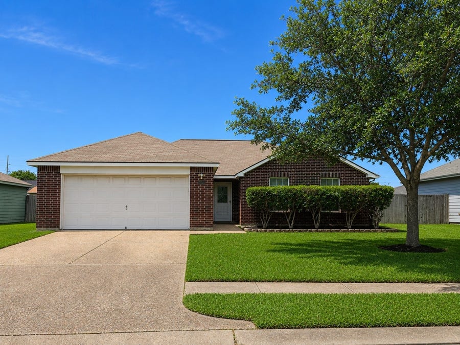 Property photo for 9122 Yellowfin Circle, Texas City, TX