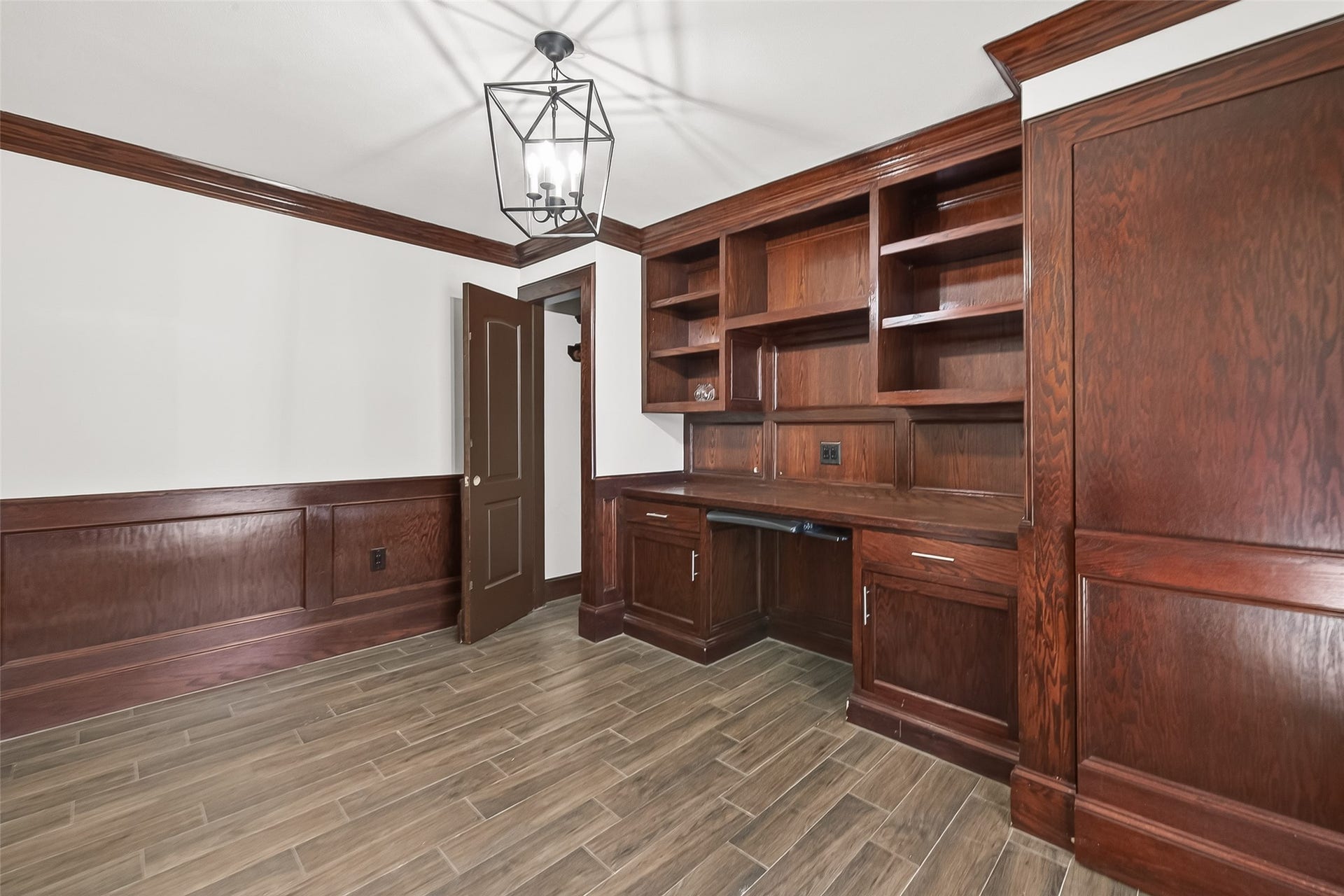 10054 Cedardale Drive, Houston, TX 77055 . Ideal for a home office or study.