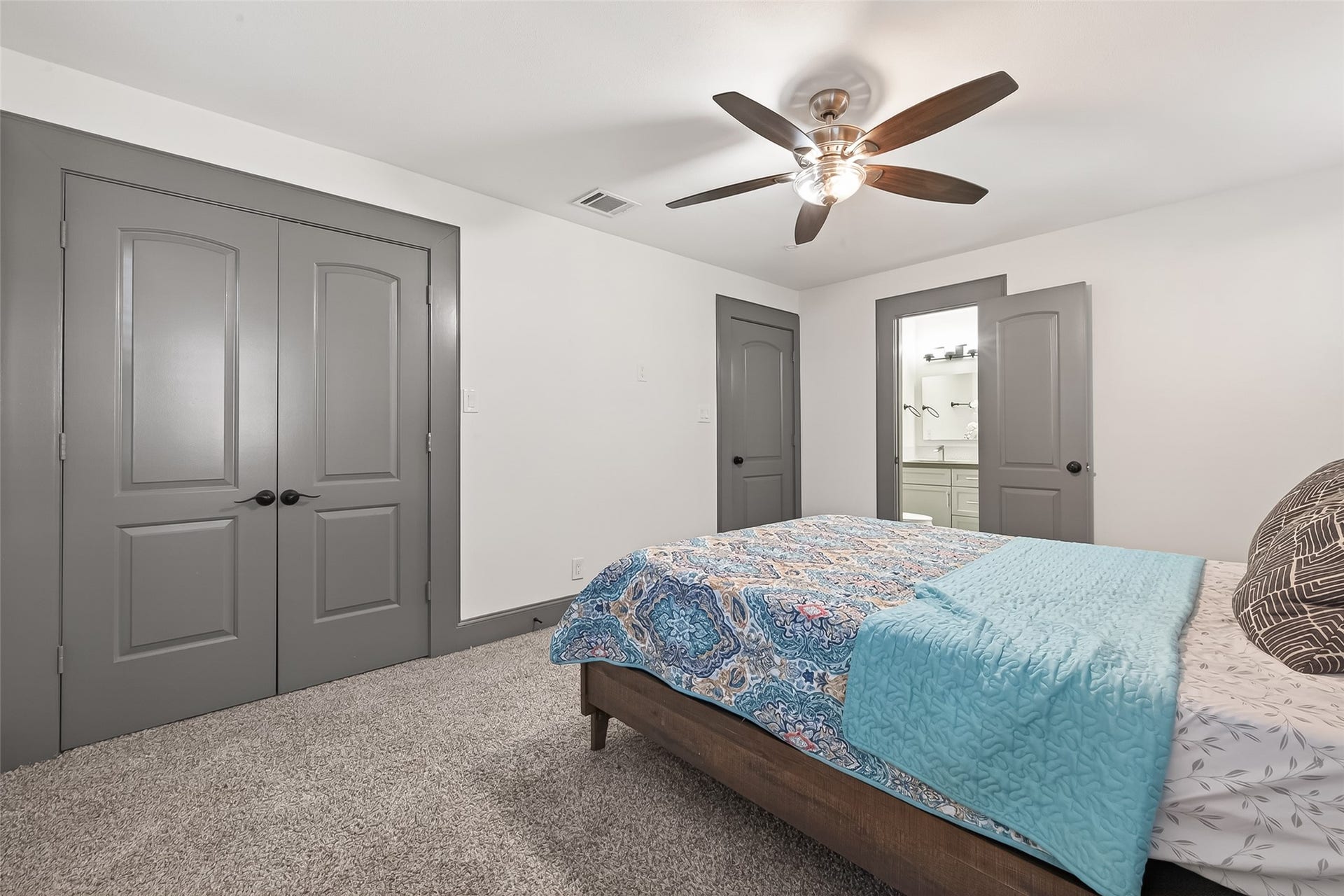 10054 Cedardale Drive, Houston, TX 77055 another room picture