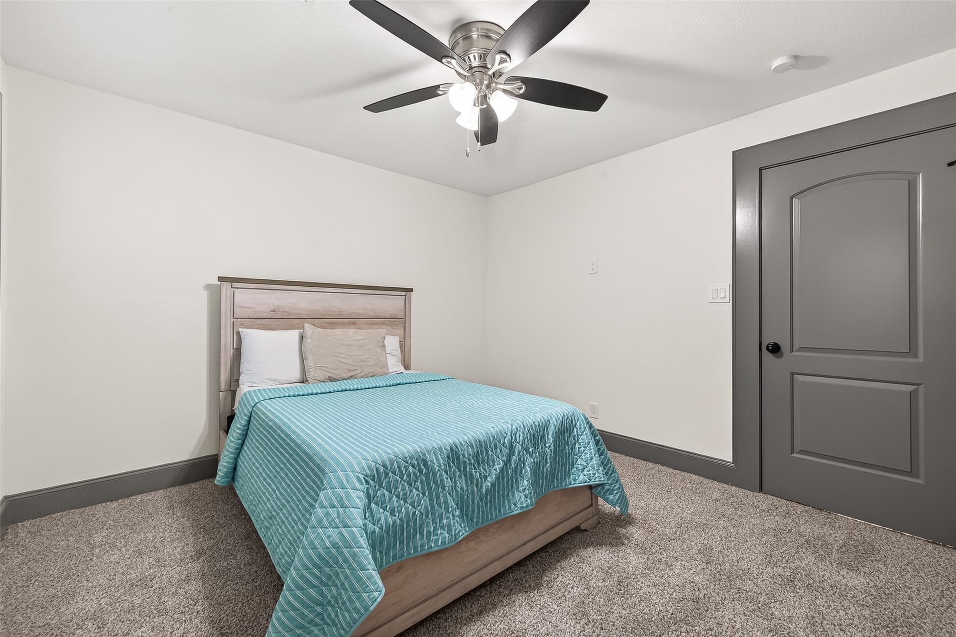 10054 Cedardale Drive, Houston, TX 77055 another room picture