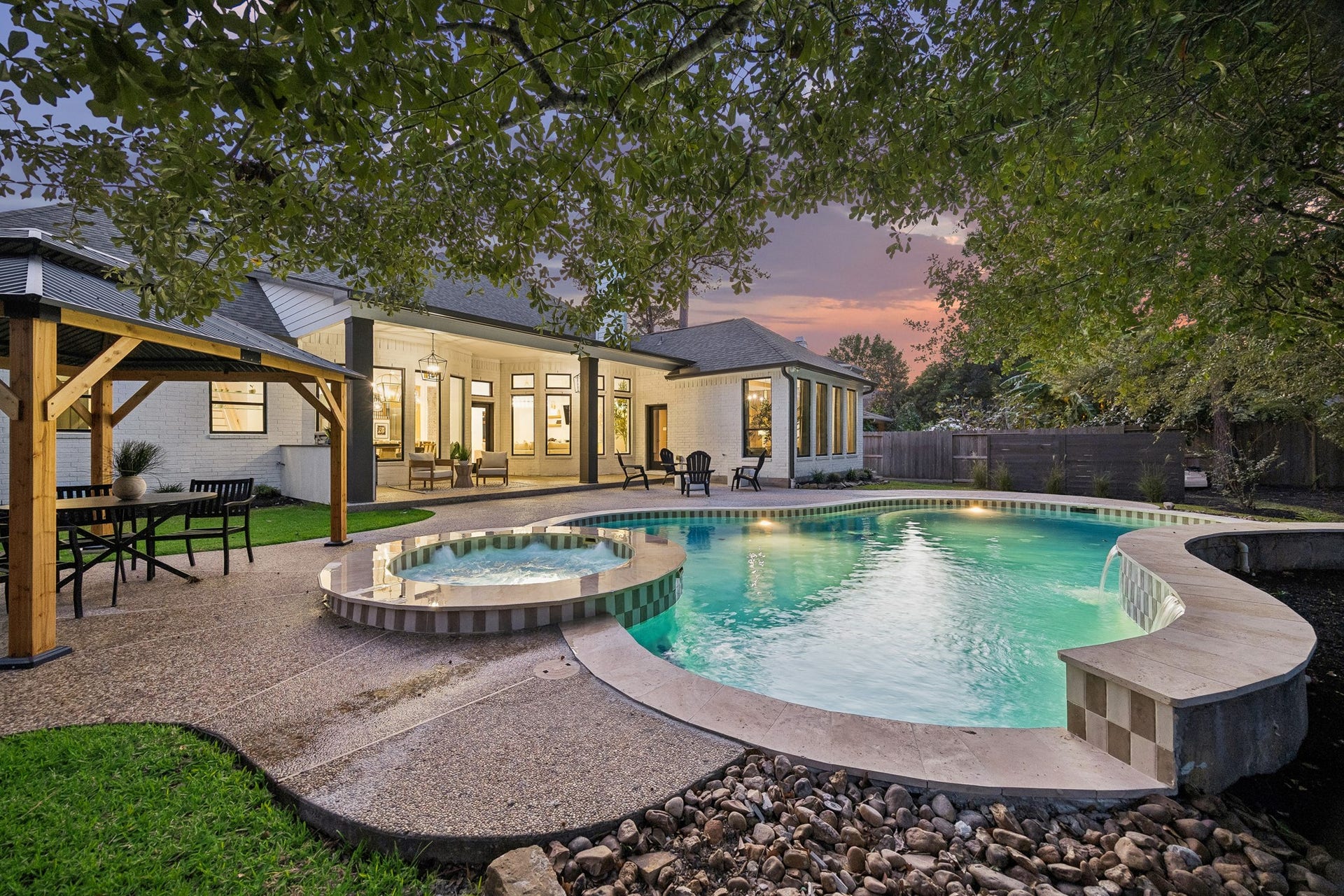 34 N Lansdowne Circle, The Woodlands, TX 77382 Pool equipment has been serviced recently