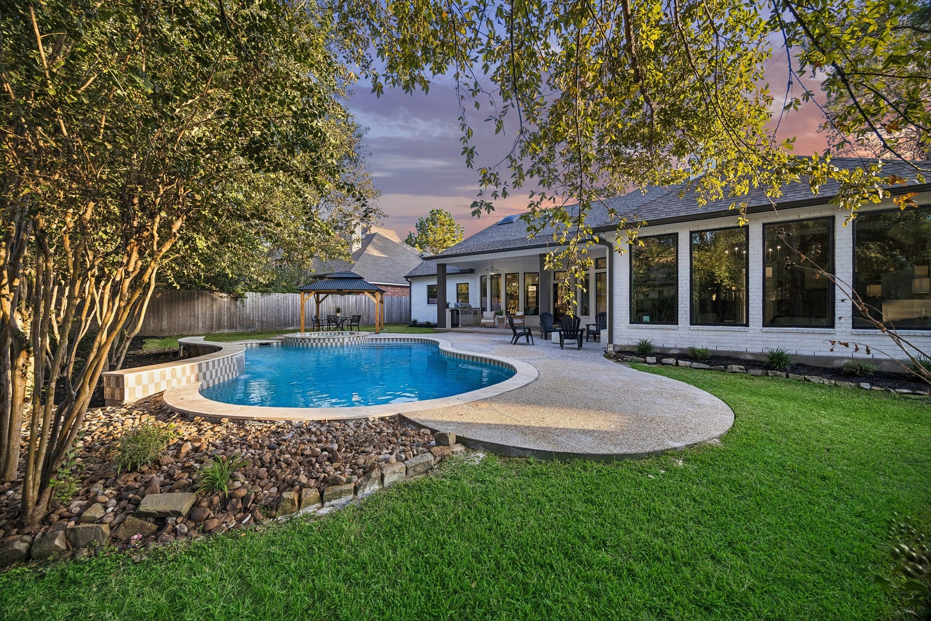 34 N Lansdowne Circle, The Woodlands, TX 77382 Roof replaced 2026!
