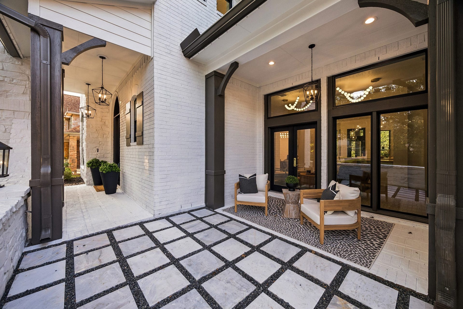 34 N Lansdowne Circle, The Woodlands, TX 77382 Marble stone steps in your courtyard