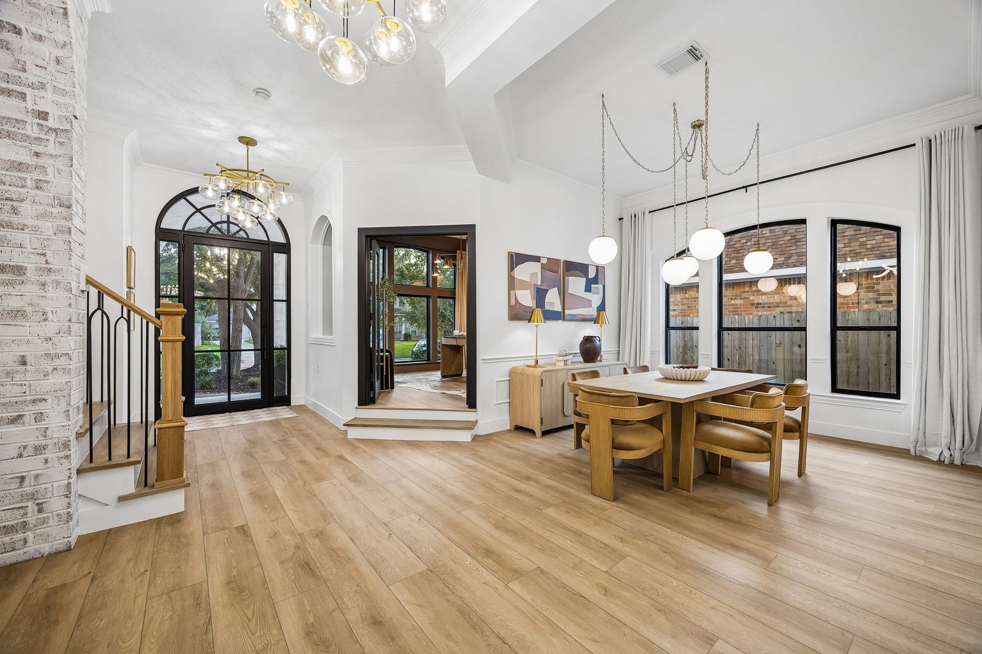 34 N Lansdowne Circle, The Woodlands, TX 77382 Brand new 9 inch flooring is continuous through the home