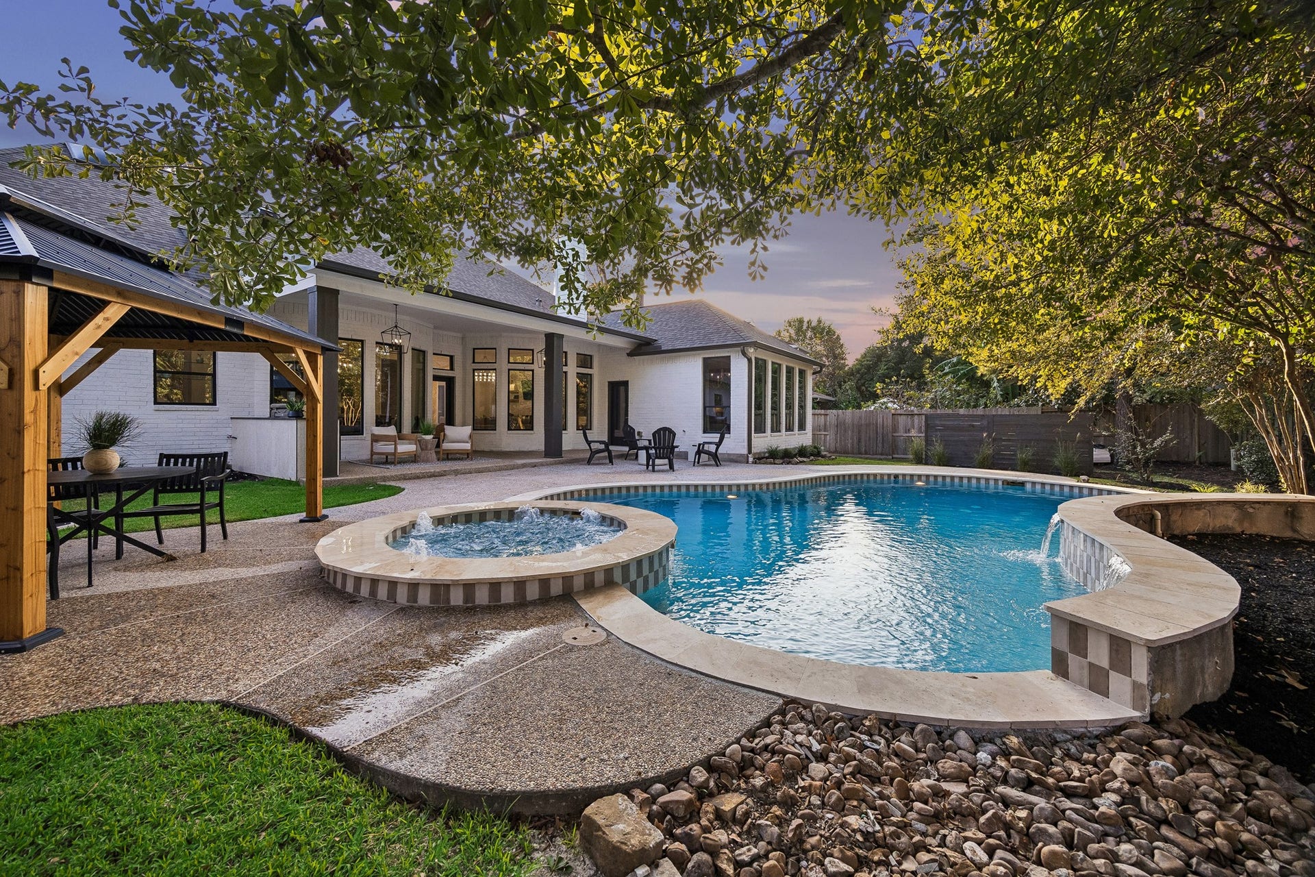 34 N Lansdowne Circle, The Woodlands, TX 77382 Double pained windows 2026