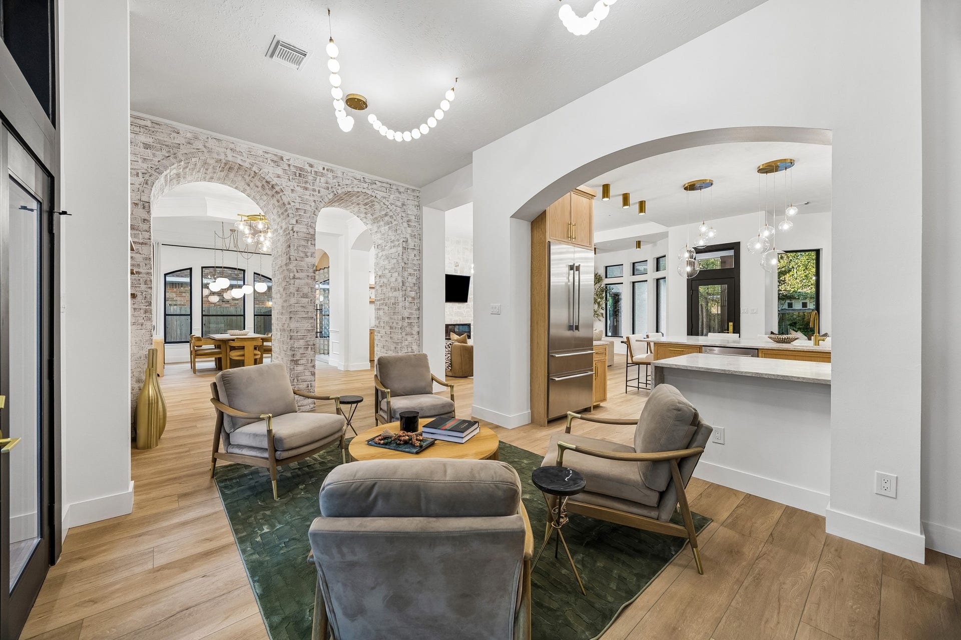 34 N Lansdowne Circle, The Woodlands, TX 77382 34 N Lansdowne Circle, The Woodlands, TX 77382