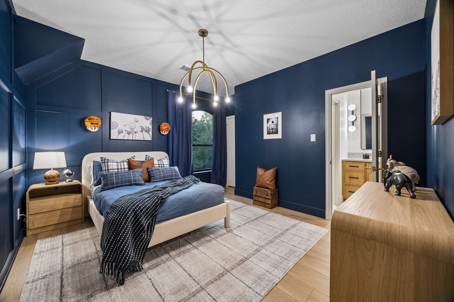 34 N Lansdowne Circle, The Woodlands, TX 77382 3 bedrooms upstairs