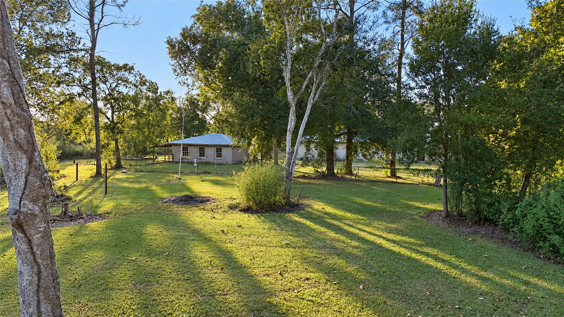 4929 S Elm Avenue, Santa Fe, TX 77517 You can see how big the detached garage is in this picture!