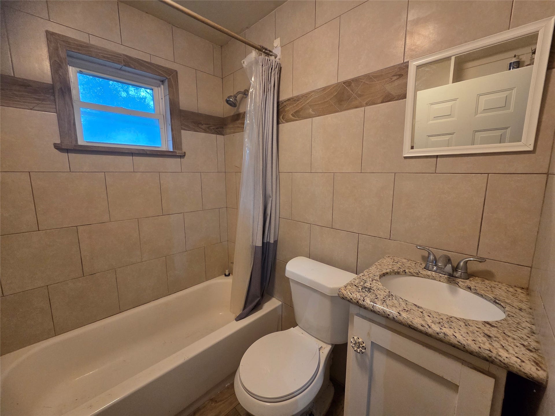 4929 S Elm Avenue, Santa Fe, TX 77517 Bathroom #2 in the garage.