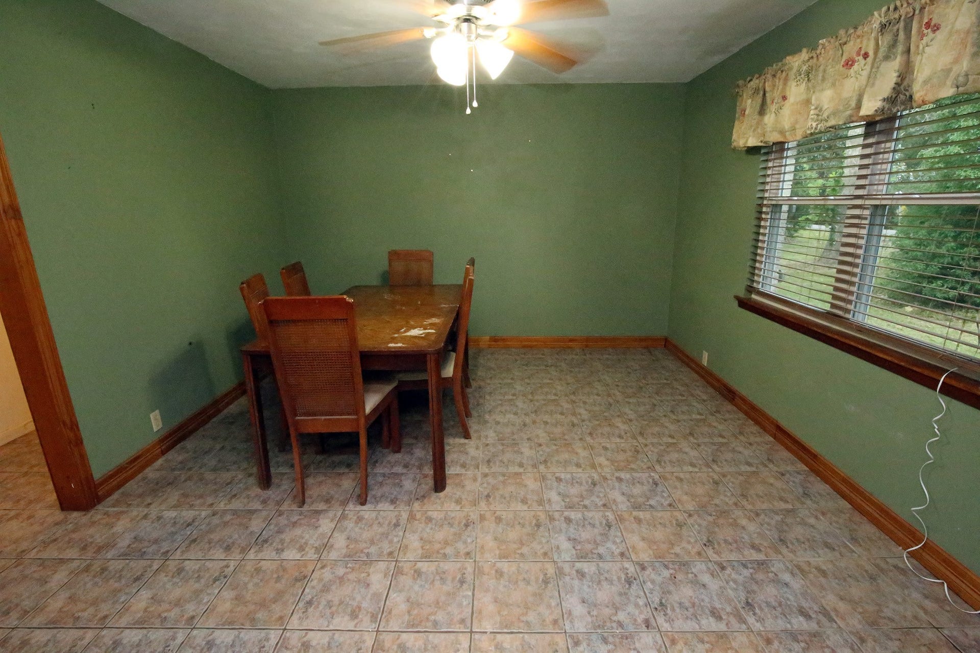4929 S Elm Avenue, Santa Fe, TX 77517 Formal Dining room with lots of natural lighting