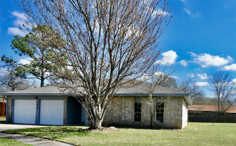 Property photo for 7918 Bunker Wood Lane, Houston, TX