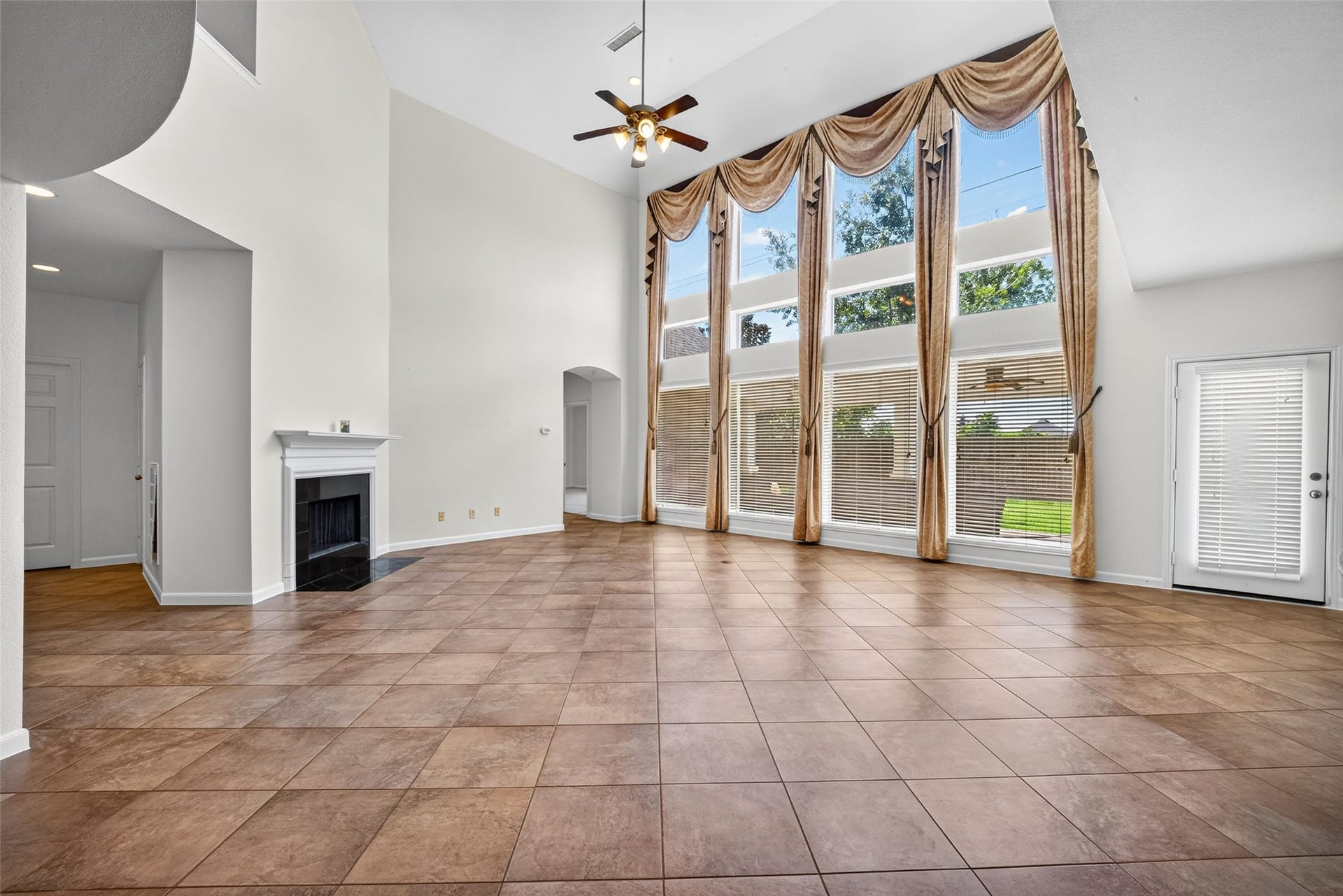 9211 Cold Hollow Lane, Missouri City, TX 77459 9211 Cold Hollow Lane, Missouri City, TX 77459