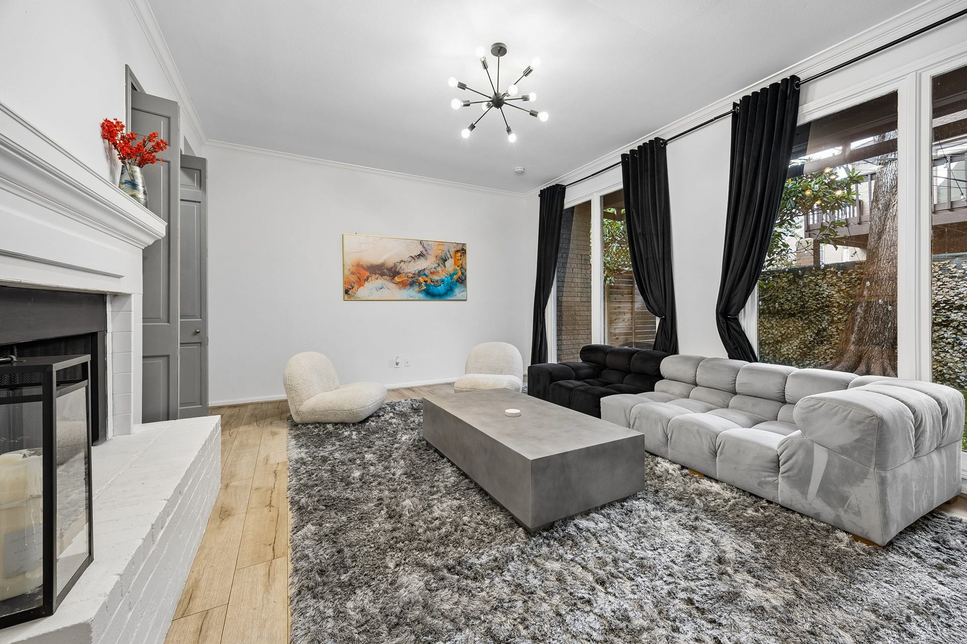 2524 Nantucket Drive, #C, Houston, TX 77057 Living area.