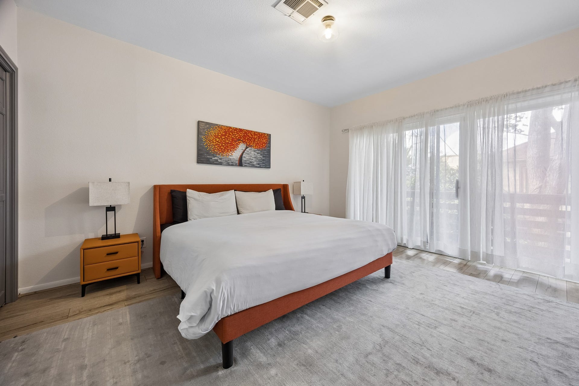2524 Nantucket Drive, #C, Houston, TX 77057 Secondary Ensuite Bedroom.