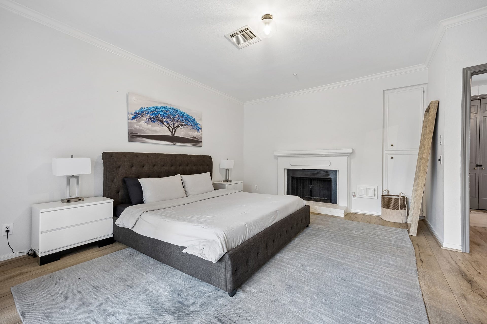 2524 Nantucket Drive, #C, Houston, TX 77057 Primary Bedroom