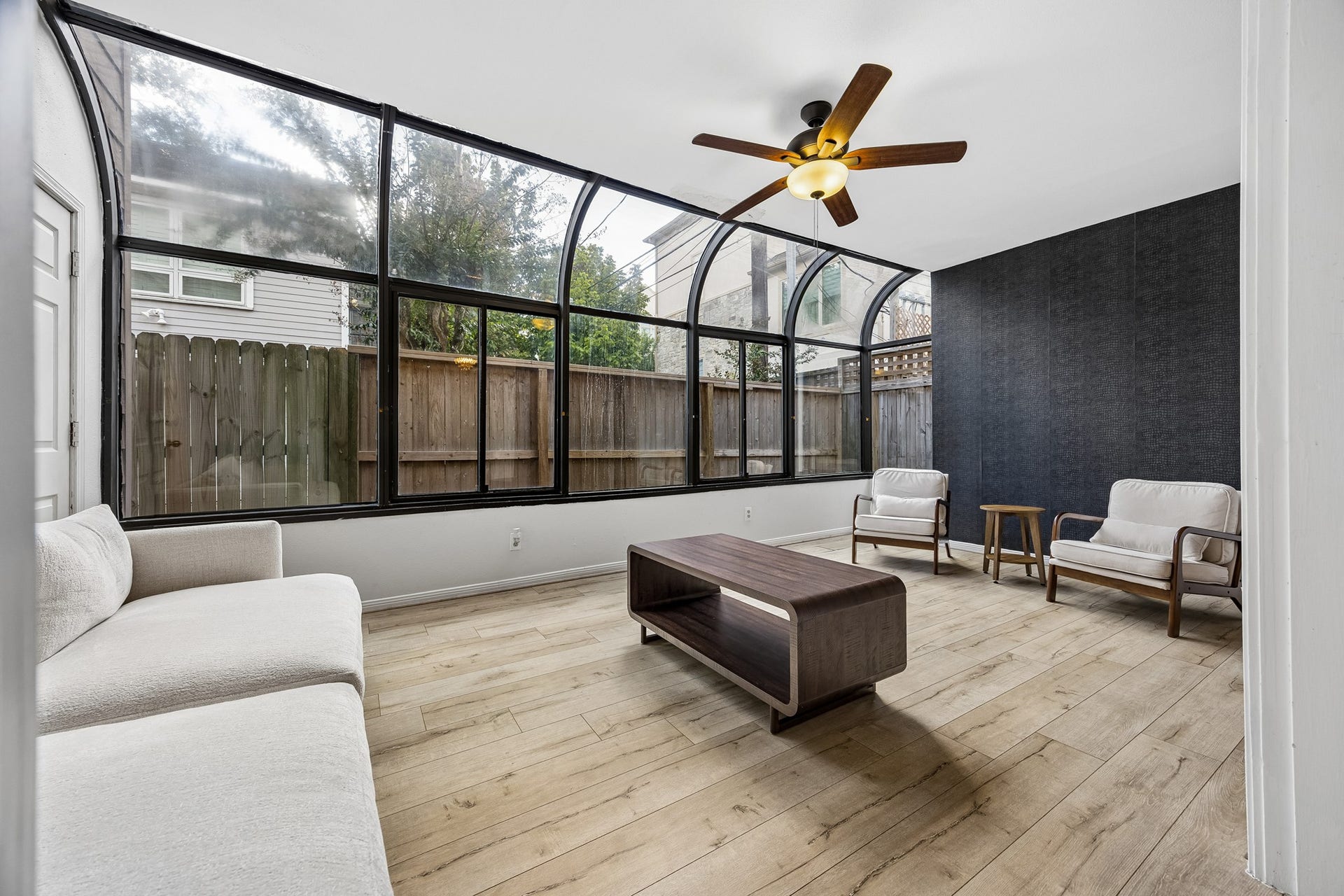 2524 Nantucket Drive, #C, Houston, TX 77057 Sunroom.