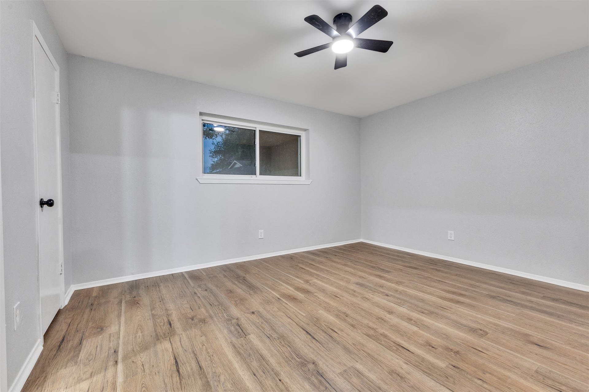 9805 Blue Bird Street, La Porte, TX 77571 9805 Blue Bird Street, La Porte, TX 77571