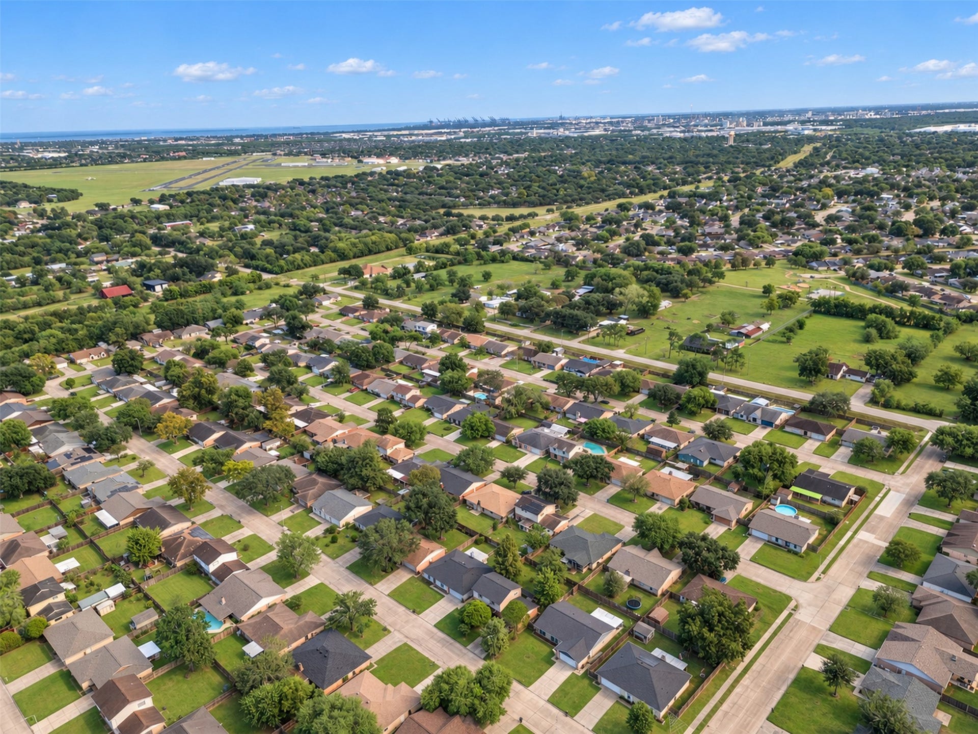 9805 Blue Bird Street, La Porte, TX 77571 9805 Blue Bird Street, La Porte, TX 77571