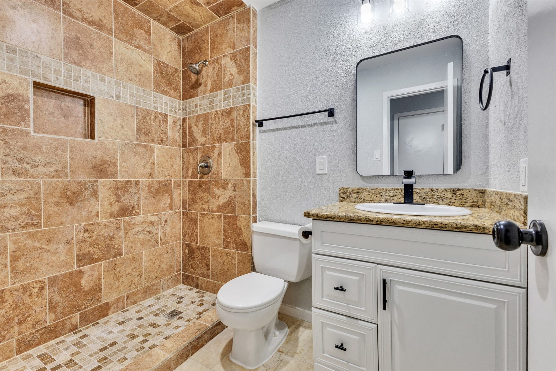 9805 Blue Bird Street, La Porte, TX 77571 9805 Blue Bird Street, La Porte, TX 77571