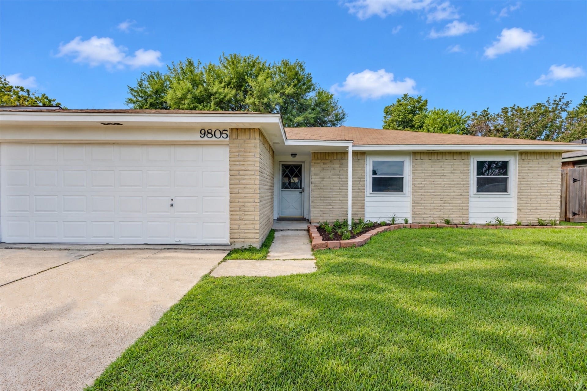 9805 Blue Bird Street, La Porte, TX 77571 9805 Blue Bird Street, La Porte, TX 77571